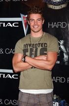 Josh Henderson : josh_henderson_1297372984.jpg