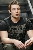 Josh Henderson : josh_henderson_1297398893.jpg