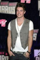 Josh Henderson : josh_henderson_1297399745.jpg