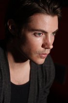 Josh Henderson : josh_henderson_1303493927.jpg