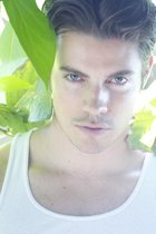 Josh Henderson : josh_henderson_1303493932.jpg