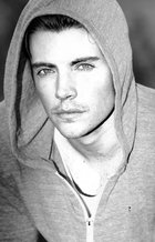 Josh Henderson : josh_henderson_1303493936.jpg