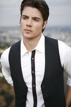 Josh Henderson : josh_henderson_1304026627.jpg