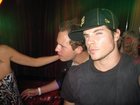 Josh Henderson : josh_henderson_1308334637.jpg