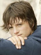 Josh Hutcherson : TI4U_u1145594185.jpg