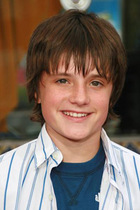 Josh Hutcherson : josh_hutcherson_1182393940.jpg