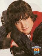 Josh Hutcherson : josh_hutcherson_1183478531.jpg