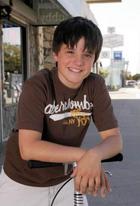 Josh Hutcherson : josh_hutcherson_1187642505.jpg