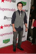 Josh Hutcherson : josh_hutcherson_1227846618.jpg