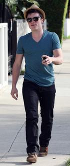 Josh Hutcherson : josh_hutcherson_1301159528.jpg