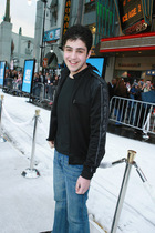 Josh Peck : TI4U_u1143306993.jpg