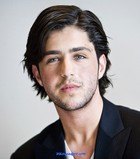 Josh Peck : josh-peck-1388761289.jpg