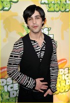 Josh Peck : josh_peck_1272292134.jpg