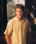 Joshua Jackson : TI4U_u1145914750.jpg