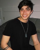 Julian Serrano : julian-serrano-1502434801.jpg