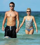 Julianne Hough : TI4U_u1311516808.jpg