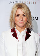 Julianne Hough : julianne-hough-1360352903.jpg