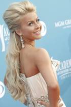 Julianne Hough : julianne-hough-1381185552.jpg