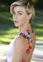 Julianne Hough : julianne-hough-1417123435.jpg