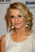 Julianne Hough : juliannehough_1290021462.jpg