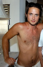 Justin Chatwin : justin_chatwin_1182099184.jpg