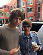 Justin Bieber : TI4U_u1290612378.jpg