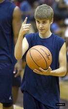 Justin Bieber : justin-bieber-1315338108.jpg