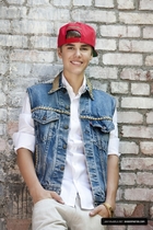 Justin Bieber : justin-bieber-1321554751.jpg