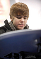 Justin Bieber : justin-bieber-1322080730.jpg