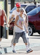 Justin Bieber : justin-bieber-1326052425.jpg