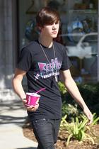 Justin Bieber : justin-bieber-1330104499.jpg