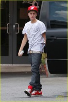 Justin Bieber : justin-bieber-1338080519.jpg