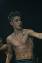 Justin Bieber : justin-bieber-1355694114.jpg