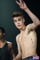 Justin Bieber : justin-bieber-1355698311.jpg