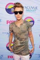 Justin Bieber : justin-bieber-1356640724.jpg