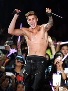 Justin Bieber : justin-bieber-1385923613.jpg