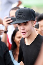 Justin Bieber : justin-bieber-1387070538.jpg