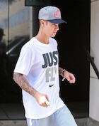 Justin Bieber : justin-bieber-1435423321.jpg