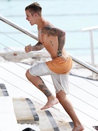 Justin Bieber : justin-bieber-1435632121.jpg