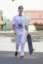 Justin Bieber : justin-bieber-1443396781.jpg