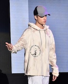 Justin Bieber : justin-bieber-1448253001.jpg