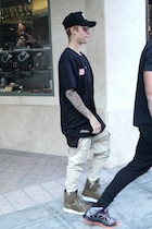 Justin Bieber : justin-bieber-1452921841.jpg