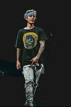 Justin Bieber : justin-bieber-1461888721.jpg