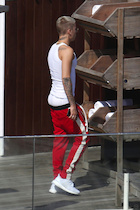 Justin Bieber : justin-bieber-1491412829.jpg