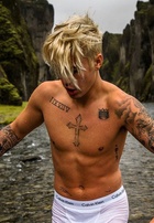 Justin Bieber : justin-bieber-1578586274.jpg