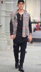 Justin Bieber : justin-bieber-1617996351.jpg