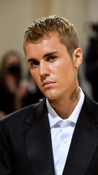 Justin Bieber : justin-bieber-1631647121.jpg