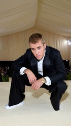 Justin Bieber : justin-bieber-1631647790.jpg