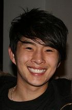 Justin Chon : justinchon_1295127150.jpg