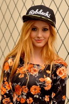 Katherine McNamara : katherine-mcnamara-1410905964.jpg